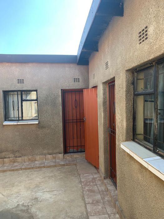 Property #ENT0277426, House for sale in Naledi