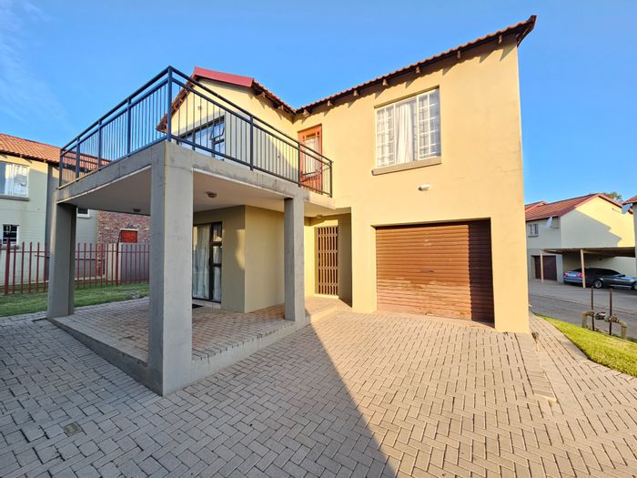 Property #ENT0277507, Townhouse for sale in Lydenburg Central