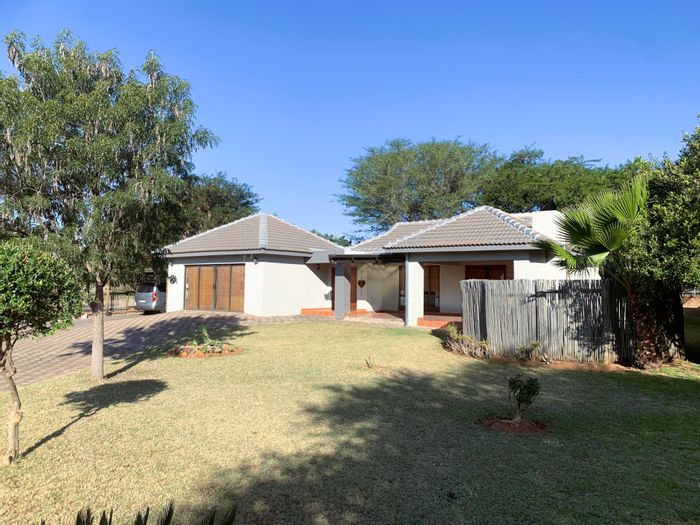 For Sale: House in Koro Creek Golf Estate with pool, braai area, and golf access.