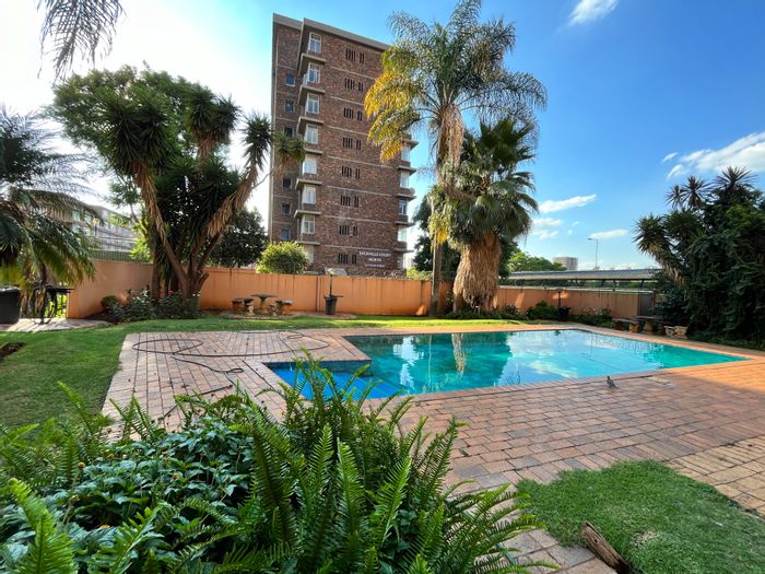 Sunnyside Apartment For Sale: 1.5 Bedrooms, Pool, CCTV, Close to Amenities.