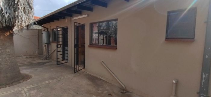 Property #ENT0277776, House for sale in Westdene