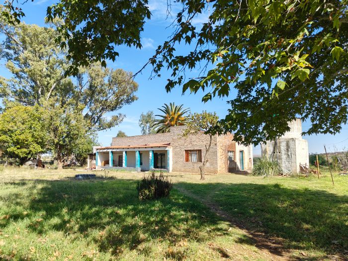 20 Hectare farm for sale in Potchefstroom Rural with versatile agricultural potential.