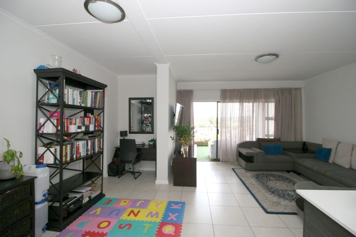 Property #ENT0278093, Apartment rental monthly in Olivedale