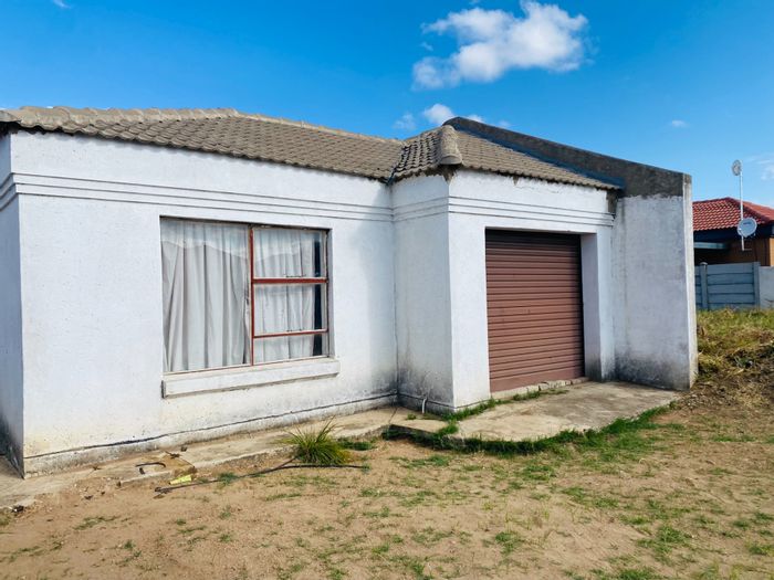 House for Sale in Mahlako-a-phahla Gardens: Open-plan layout, garage, expansion plans.