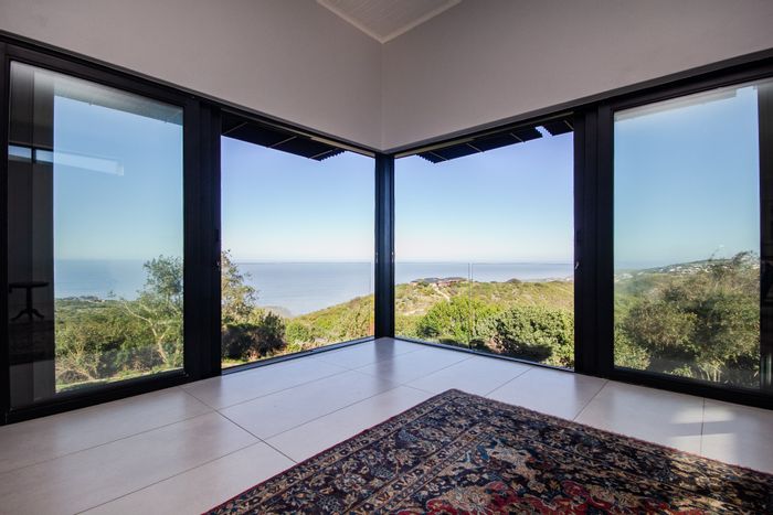 For Sale: House in Pezula Private Estate with ocean views, five en suite bedrooms.