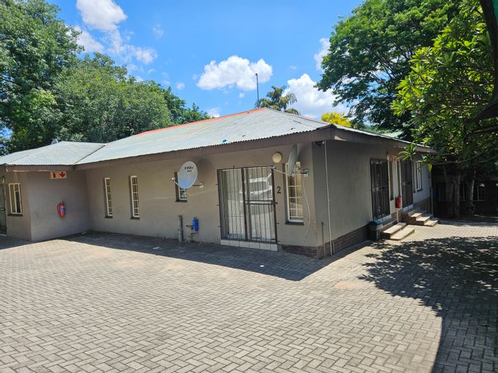 1 Bedroom Apartment For Sale in Nelspruit Ext 4 with secure parking and open plan living.