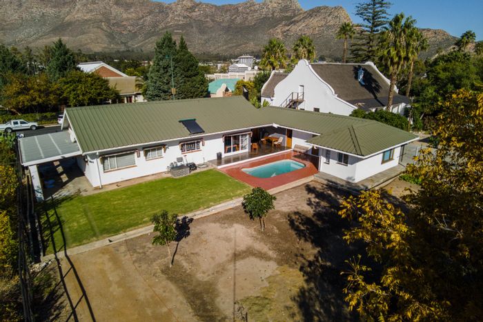 For Sale: Spacious Montagu Central House with Pool, Guest Suite, and Mountain Views