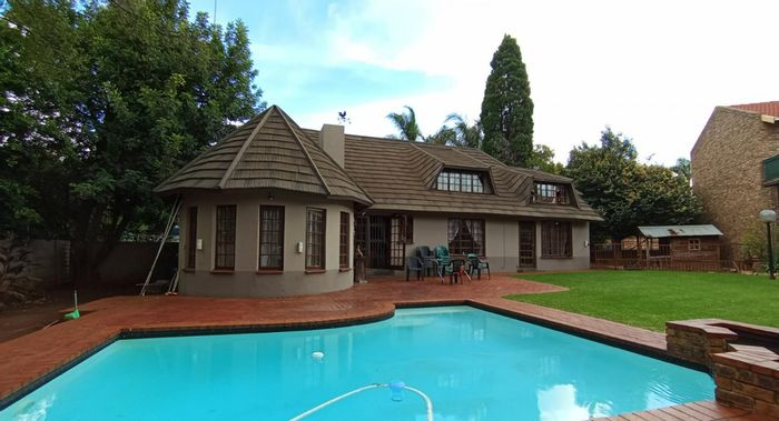 Property #ENT0278474, House for sale in Zwartkop