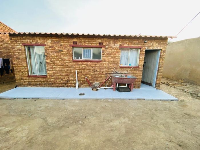 Property #ENT0278403, House for sale in Tsakane