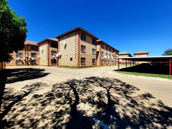 For Sale: Apartment in Potchefstroom Central with pool, braai area, and secure parking.