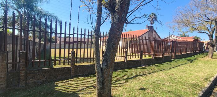 Edenvale Central House For Sale: Modern, Spacious, Near Schools and Shopping Centers