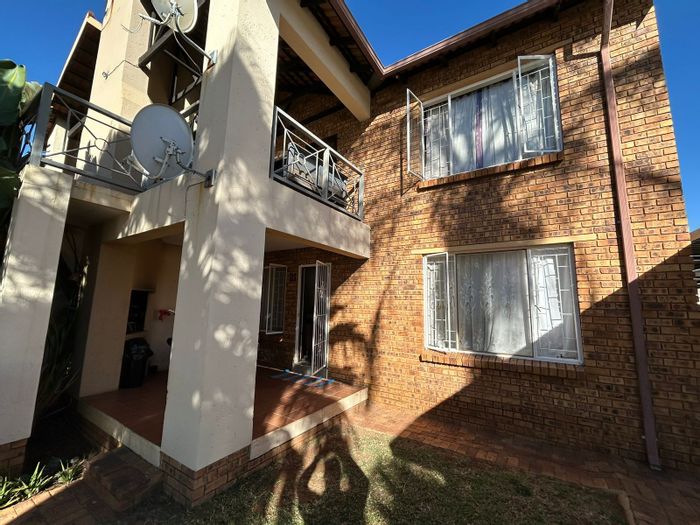 Property #ENT0278896, Apartment for sale in Highveld