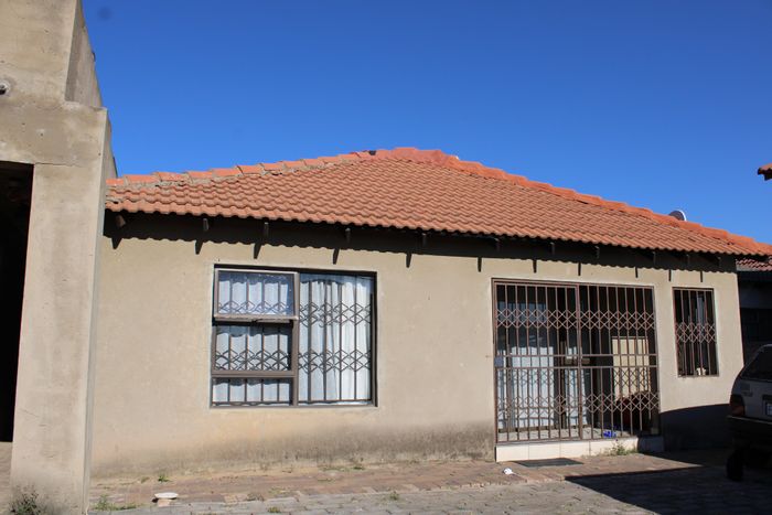 Property #ENT0278958, House rental monthly in Cosmo City