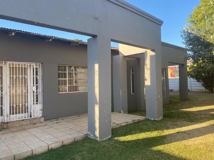 Property #ENT0279159, House for sale in Kempton Park Central