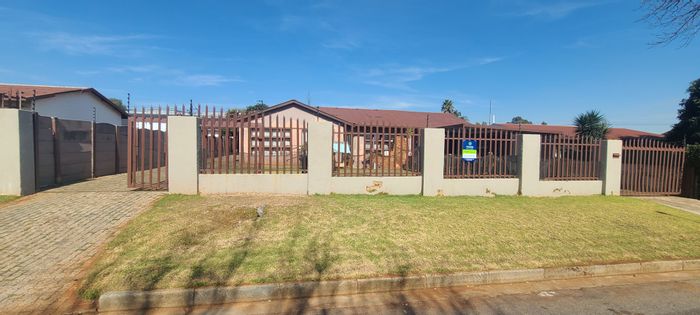 Property #ENT0279232, House for sale in Edenvale Central
