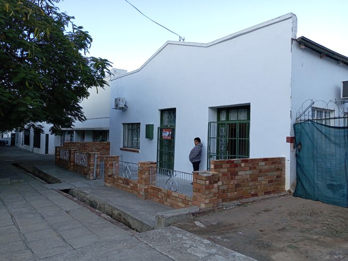 Prime Graaff-Reinet Office For Sale: Central Location, On-Site Parking, Immediate Rental Income