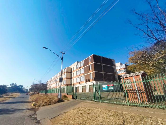 1 Bedroom Apartment for Sale in Pretoria West with secured parking and CCTV.