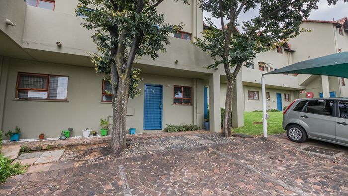 Ferndale Apartment For Sale: Ground floor, patio, pools, braai area, secure parking.