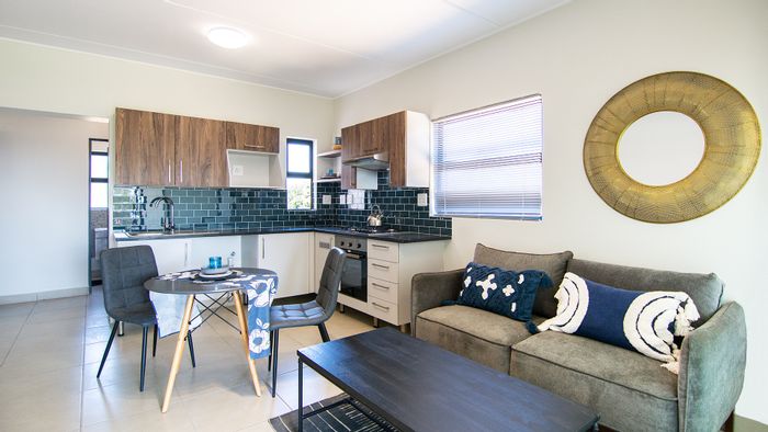 For Sale: Apartment in Linbro Park with pool, clubhouse, and 24-hour security.