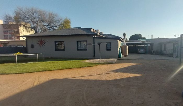 Property #ENT0279434, House for sale in Brakpan Central