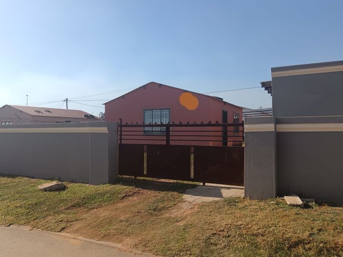 Property #ENT0279580, House for sale in Etwatwa