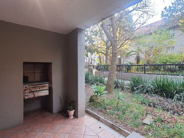 Faerie Glen Apartment For Sale: 3 beds, pool, squash court, secure garage.