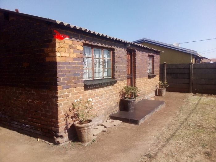 Property #ENT0279740, House for sale in Sebokeng