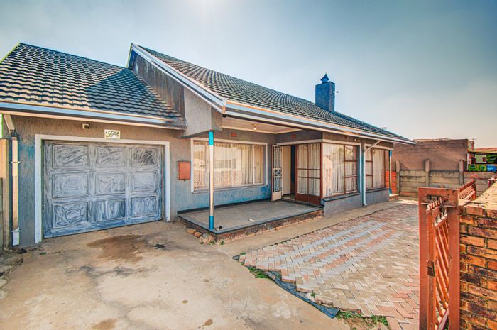 Property #ENT0279774, House for sale in Daveyton
