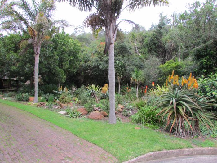 For Sale: House in Mossienes with large garden, solar power, and entertainment deck.