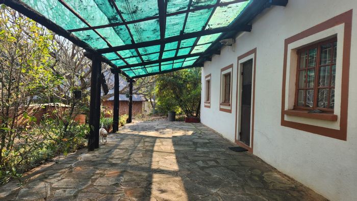 Nelspruit Rural Farm For Sale: 93 hectares, river frontage, guesthouse potential, irrigation system.