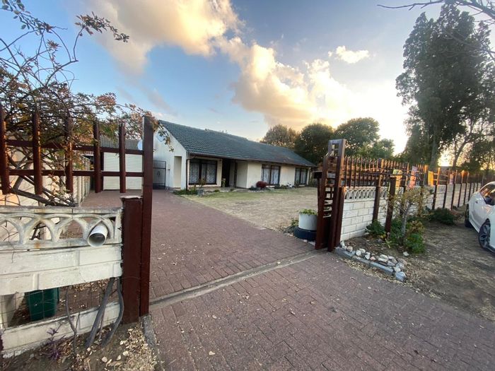 Property #ENT0280071, House for sale in Secunda Central