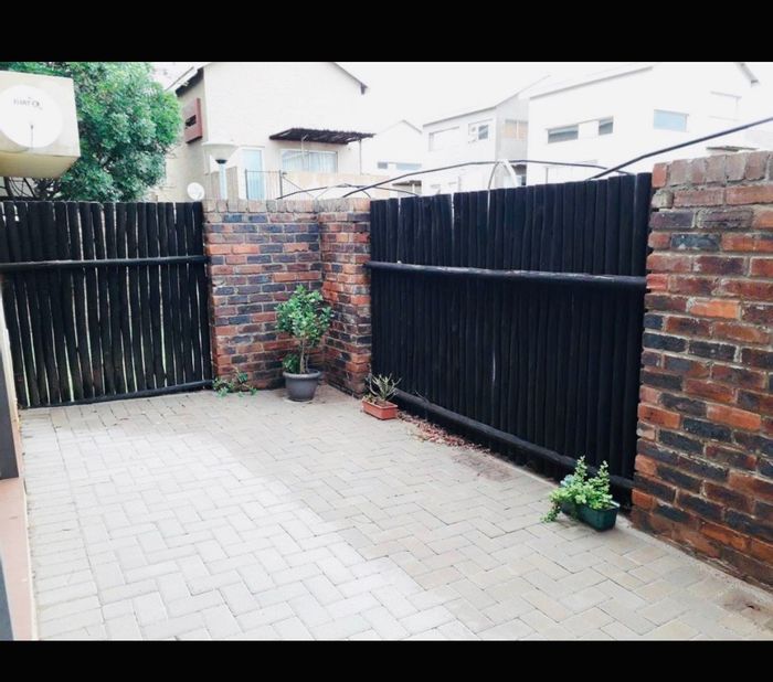 Property #ENT0280141, Townhouse for sale in Serala View