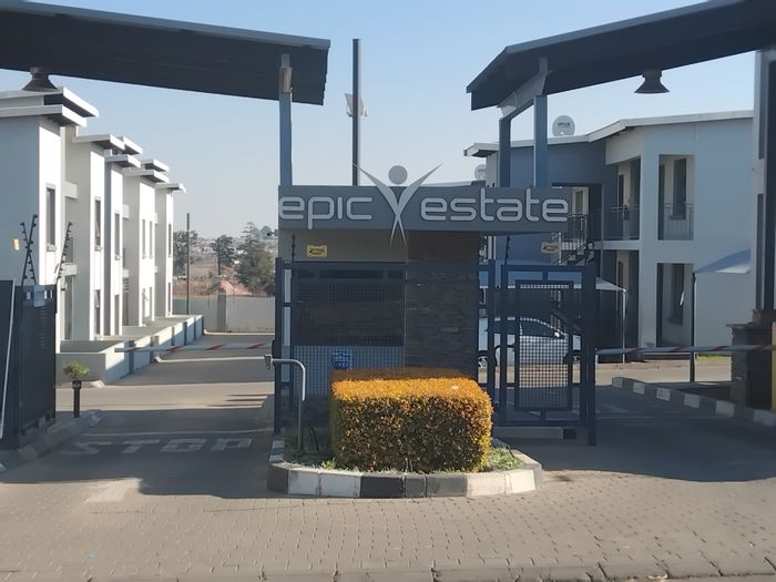 Property #ENT0280189, Townhouse for sale in Witpoortjie