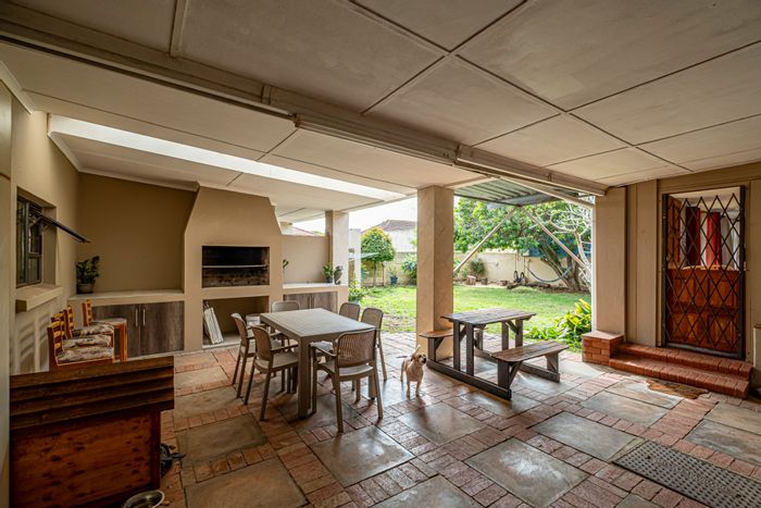 For Sale: Glenhurd House with flatlet, entertainment area, and secure parking.