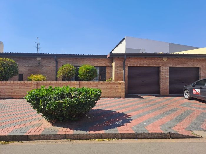 Actonville House For Sale: 5 Bedrooms, 2 Baths, Double Garage, Open-Plan Living.