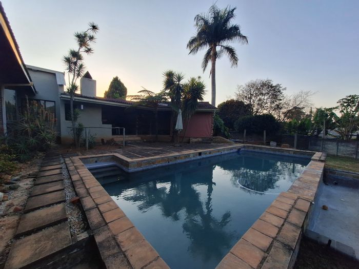 For Sale: House in White River Ext 9 with pool, lapa, and ample parking.