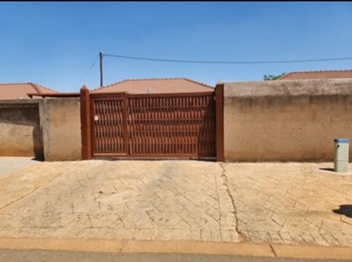Property #ENT0281279, House for sale in Soshanguve Ext