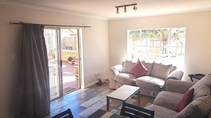 Highveld Townhouse For Sale: 2 bedrooms, braai area, garage, no loadshedding.