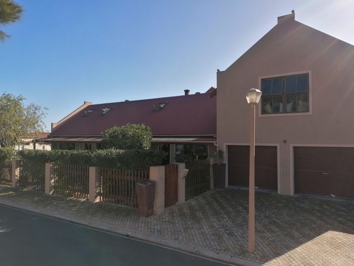 Property #ENT0281375, House for sale in Fairview Golf Estate
