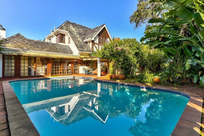 Spacious Rondebosch Family Home for Sale with Mountain Views and Pool!