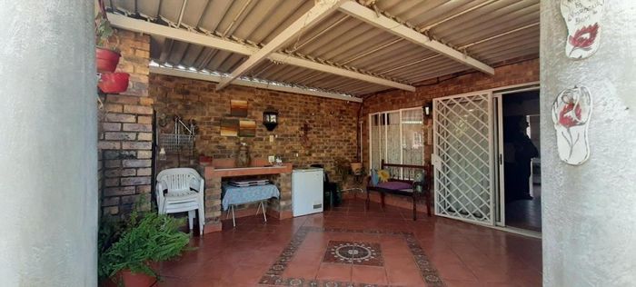 Celtisdal Townhouse For Sale: 2 Beds, Mezzanine, Patio, Pet-Friendly Garden