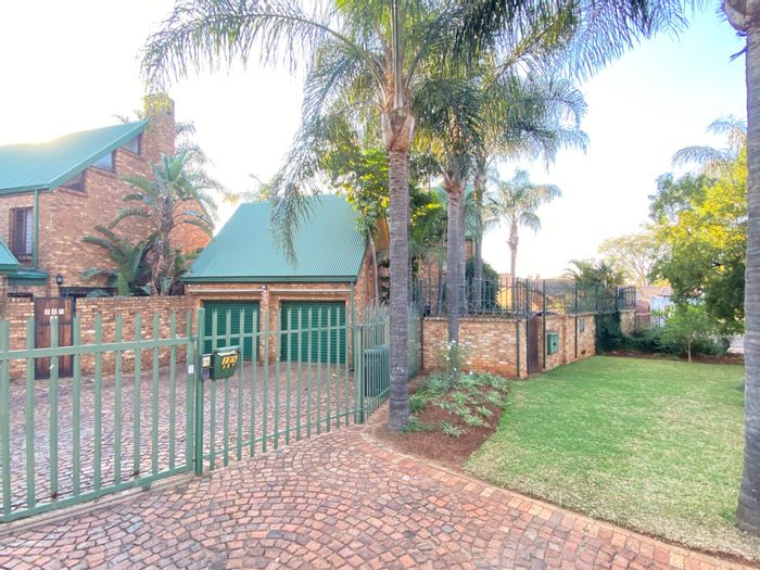 Property #ENT0281476, Duet for sale in Newlands