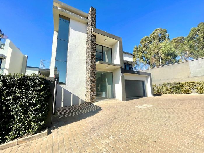 Property #ENT0281424, Cluster for sale in Bedfordview Central
