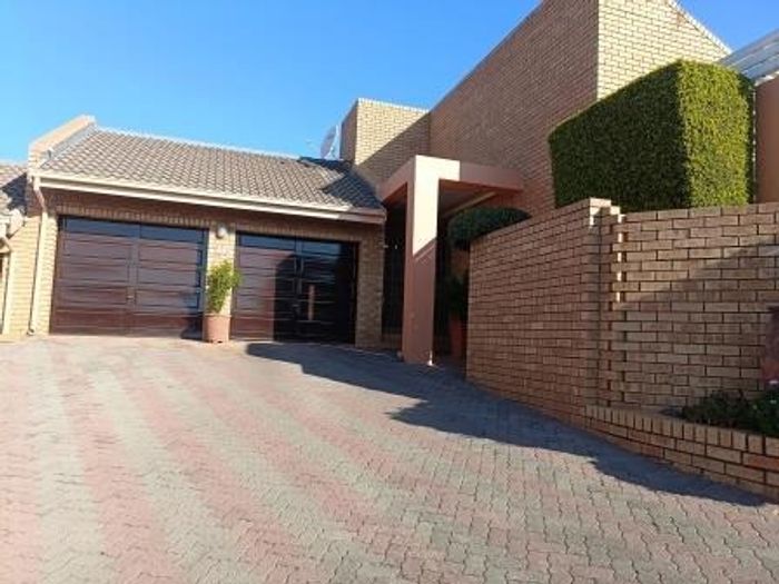 Zwartkop Townhouse For Sale: No Loadshedding, Pet-Friendly, Double Garage, Prime Location