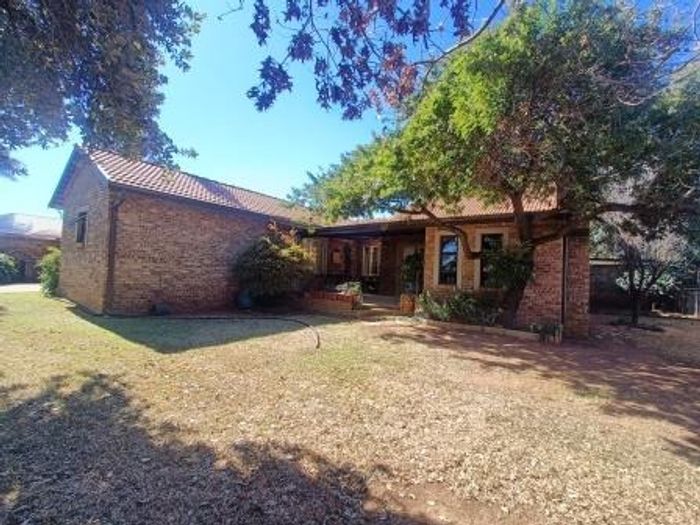 Property #ENT0281891, House for sale in Zwartkop