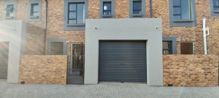 Property #ENT0281940, Townhouse for sale in Rand Collieries