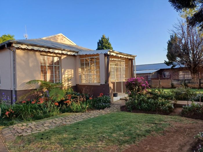 Lydenburg Central House For Sale: 3 Bedrooms, Borehole, Business Zoned, Double Garage.