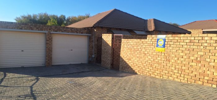Property #ENT0281933, Townhouse for sale in Esther Park