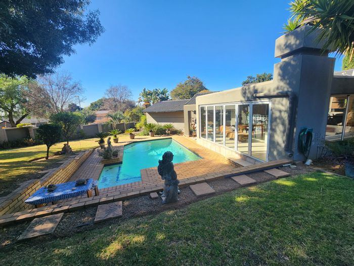 Property #ENT0282041, House for sale in Randpark Ridge