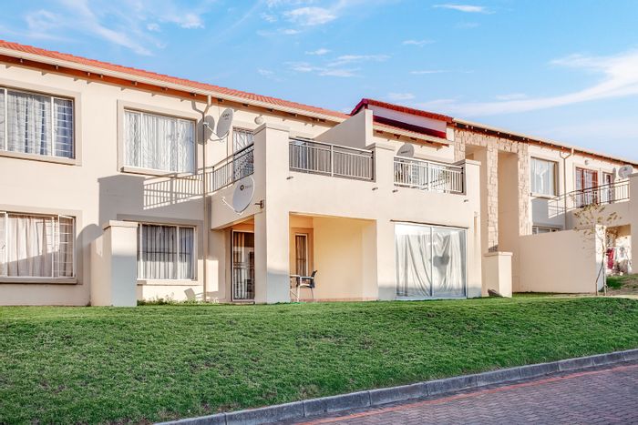 Zandspruit Ground-Floor Apartment for Sale: 1-Bedroom, Garden, 24-Hour Security